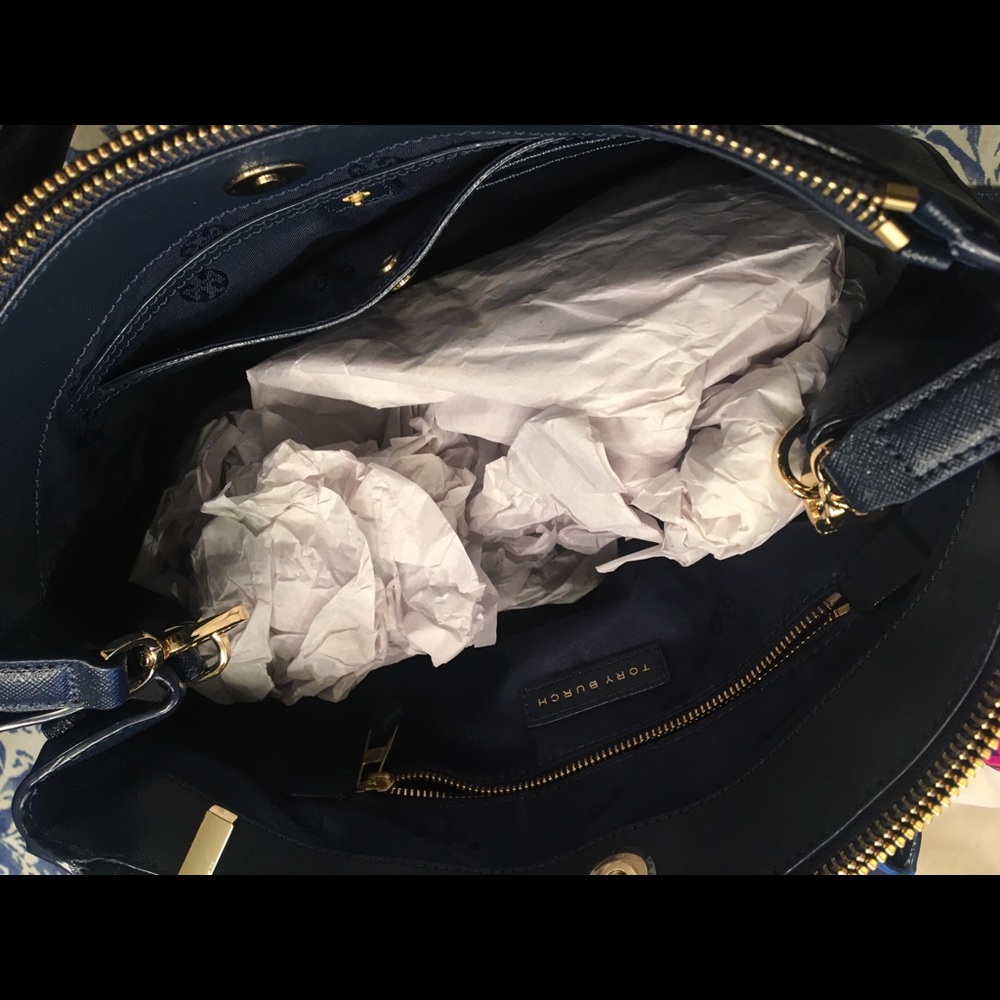ROBINSON MINI DOUBLE ZIP TOTE IN HUDSON BAY(NAVY) - Picture 5 of 7